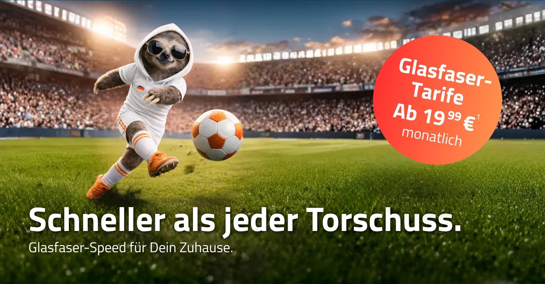 DNS:NET Banner mit Faultier im Fußballtrikot auf einem Stadionrasen und Hinweis auf Glasfaser-Tarife ab 19,99 € monatlich. DNS:NET Banner mit Faultier im Fußballtrikot auf einem Stadionrasen und Hinweis auf Glasfaser-Tarife ab 19,99 € monatlich.