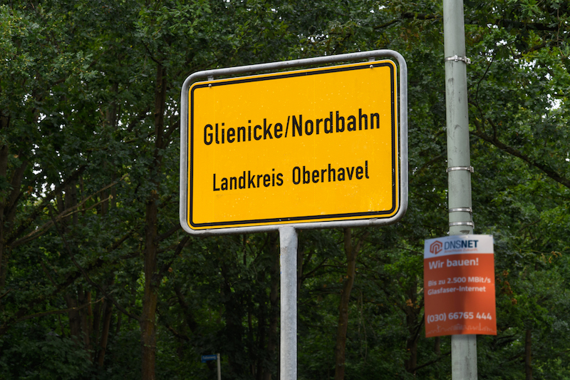 Glasfaser für Alle – im Landkreis Oberhavel in Glienicke/Nordbahn baut die DNS:NET Glasfaser bis ins Haus
