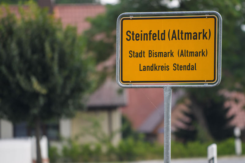 Glasfaser für die Altmark (Sachsen-Anhalt): weiterer Spatenstich im Projektgebiet 2 in Steinfeld