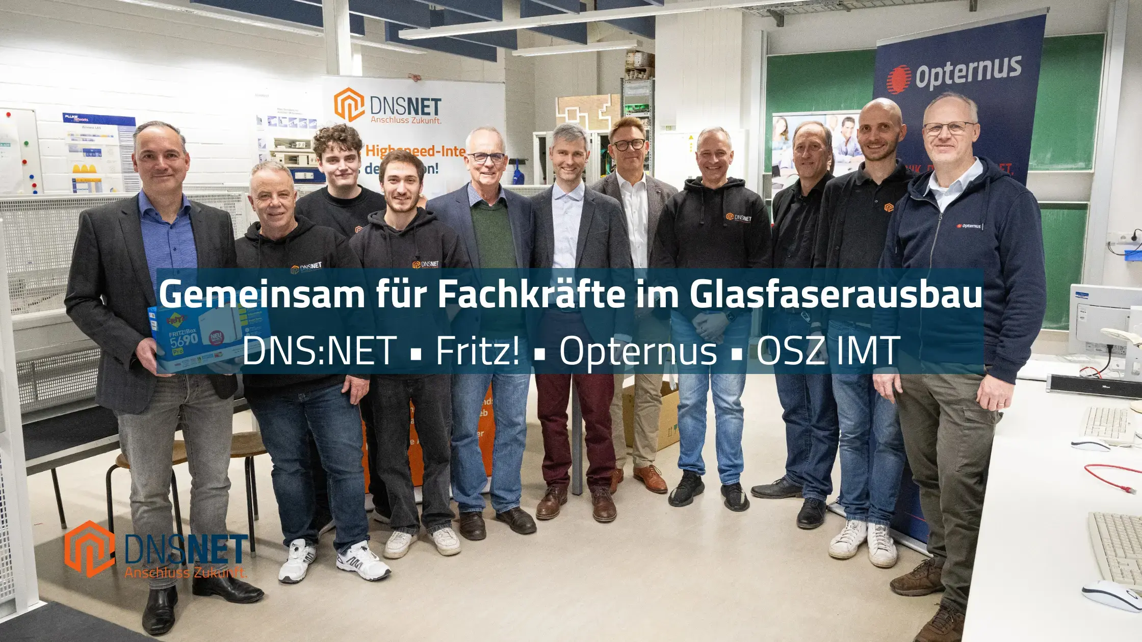 Bild: Neues Glasfaser-Labor am OSZ IMT: DNS:NET stärkt