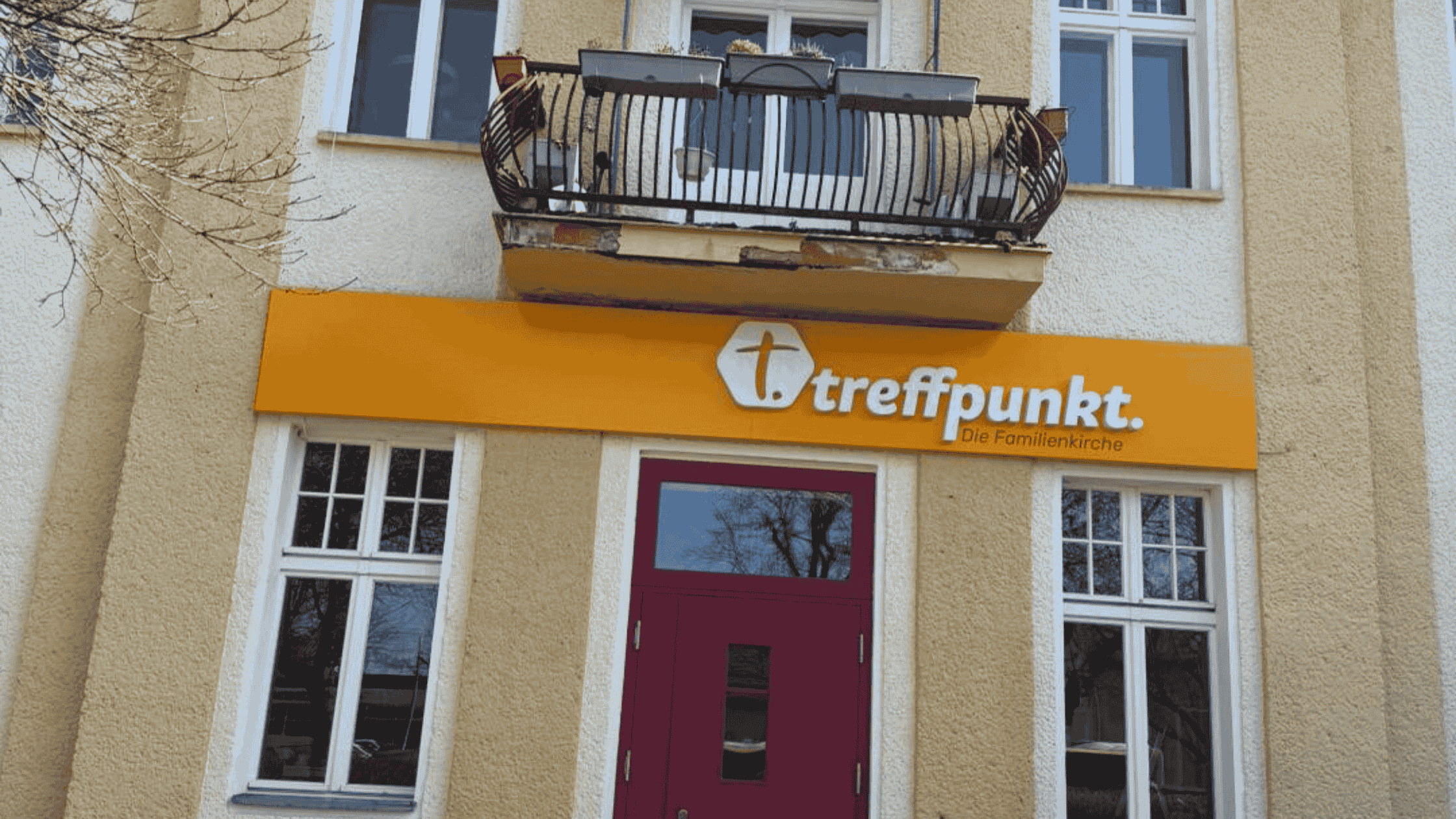 DNS:NET Glasfaser-Infoveranstaltung im Treffpunkt Familienkirche in Berlin Französisch Buchholz